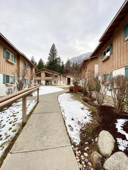 Walk To Downtown Leavenworth * Sleeps 6 + Pets * Ground Level Gem! Lejlighed Eksteriør billede
