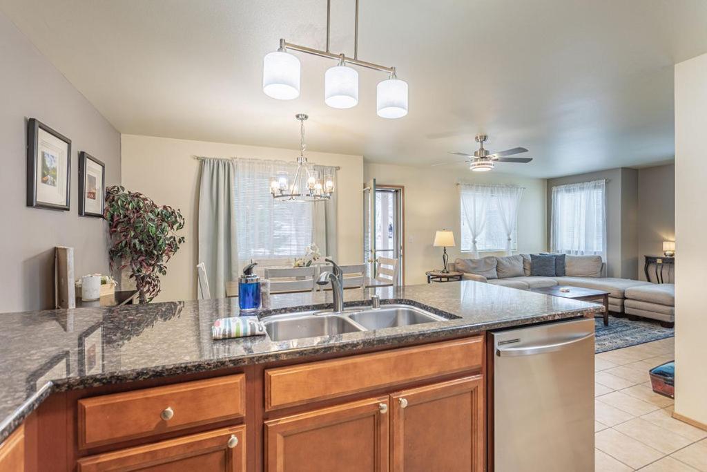 Walk To Downtown Leavenworth * Sleeps 6 + Pets * Ground Level Gem! Lejlighed Eksteriør billede